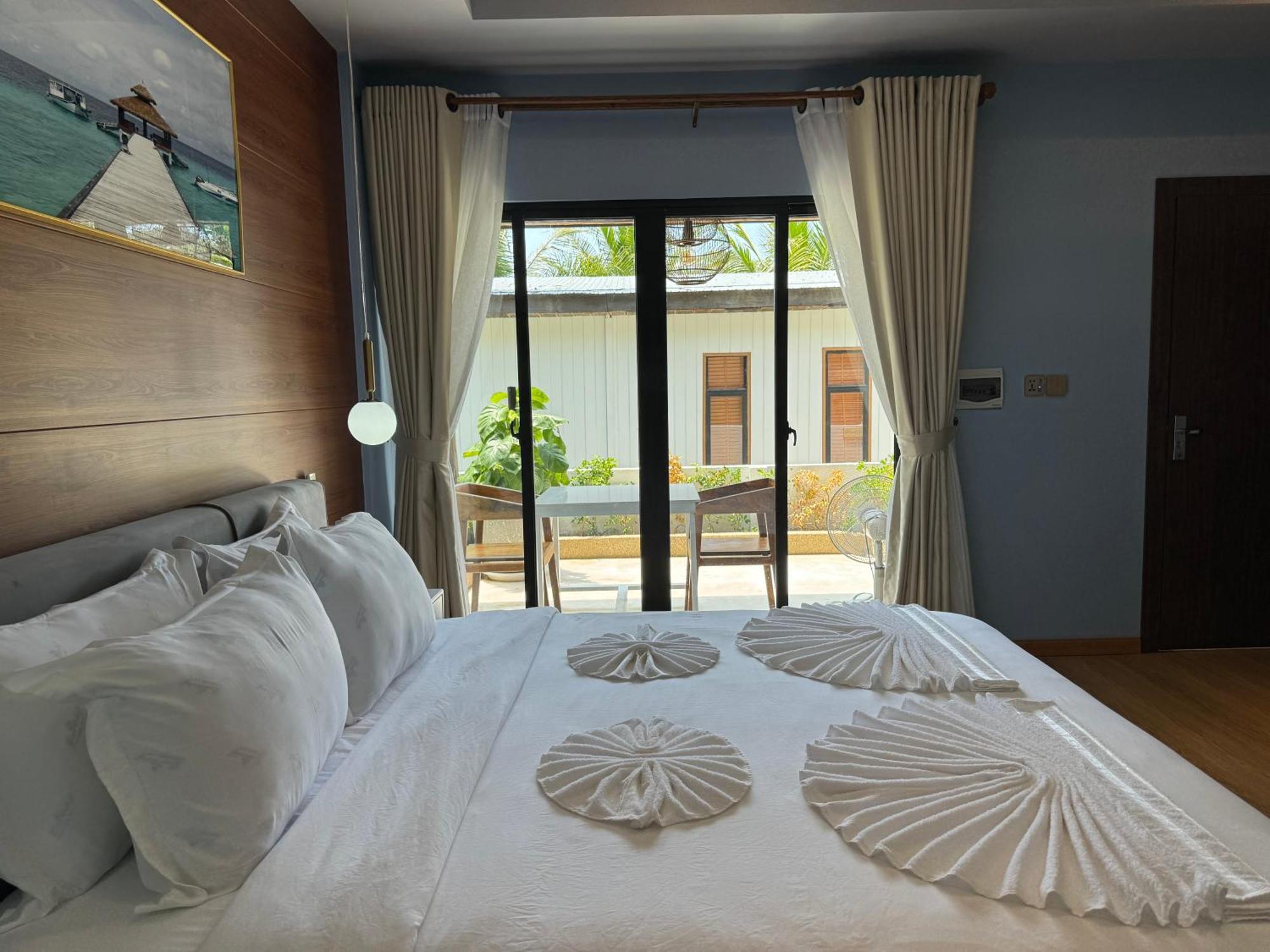 One Beach Resort By Ehm Koh Rong Sanloem Exterior photo