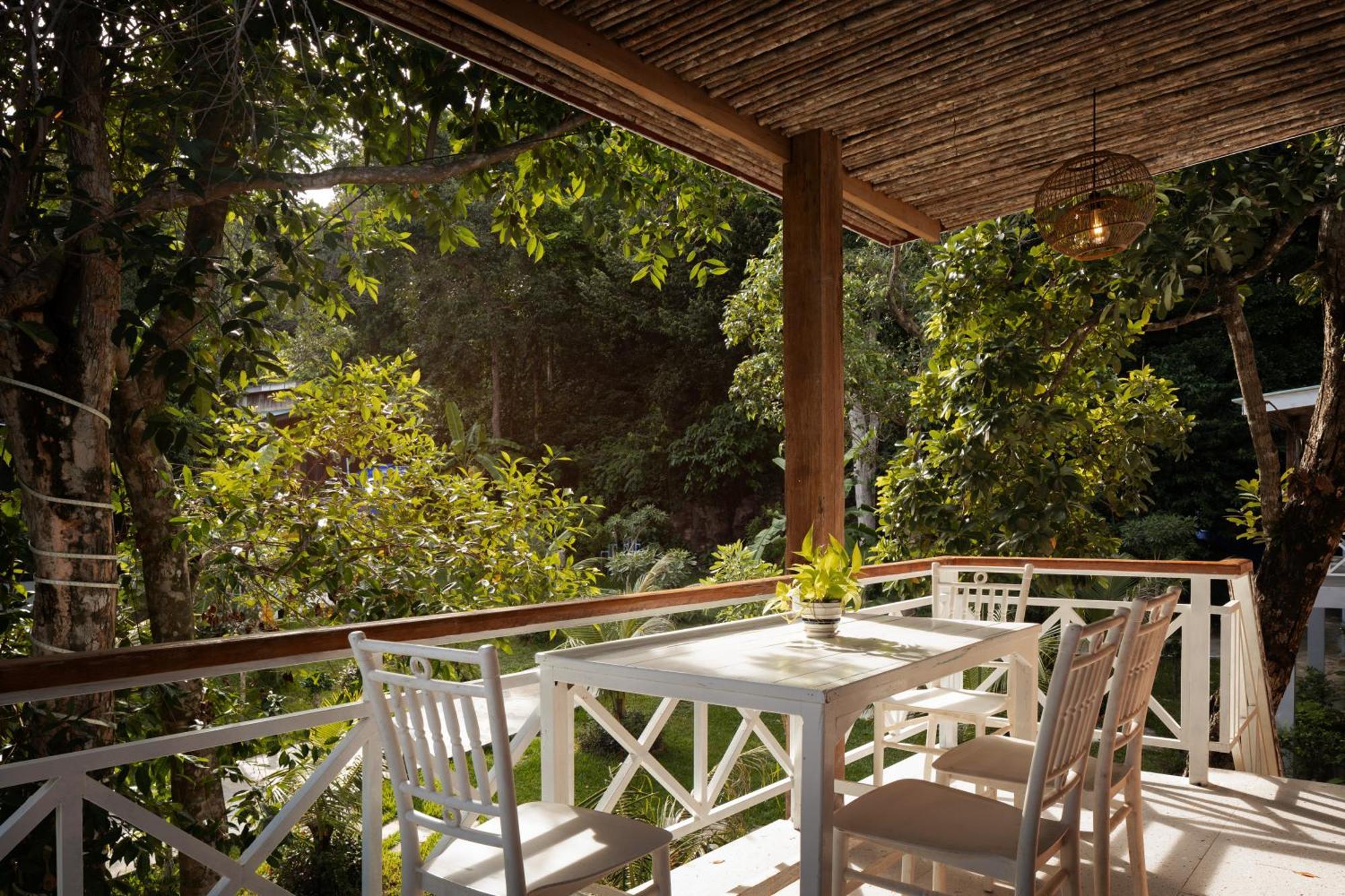 One Beach Resort By Ehm Koh Rong Sanloem Exterior photo
